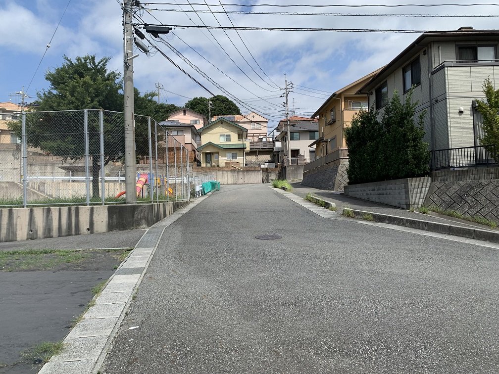 前面東道路と飛翔台公園